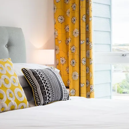 41 Tre Lowen In Fistral, Newquay *