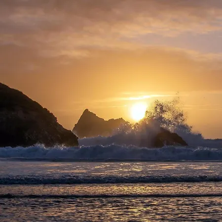 41 Tre Lowen In Fistral, Newquay *