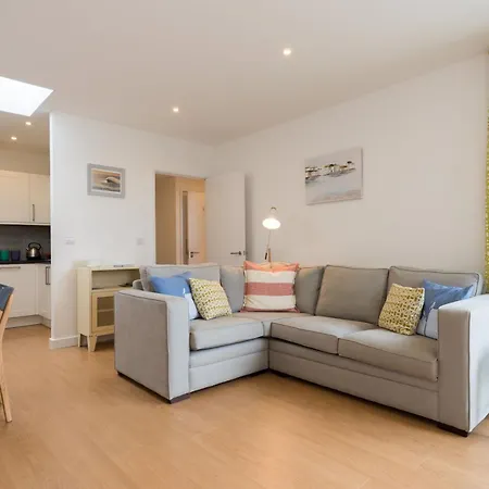 41 Tre Lowen In Fistral, Newquay Newquay (Cornwall)